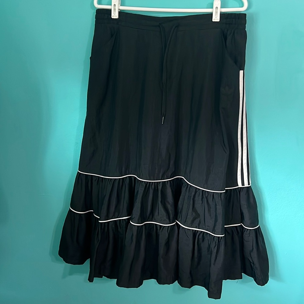 #105 Adidas Streetwear Flirty Water Resistant Skirt L